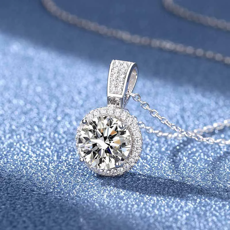 D Color Moissanite Pendant Necklace 