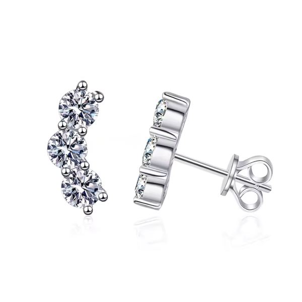 D-color moissanite smile stud earrings featuring sparkling round stones arranged in a subtle, curved design, creating a delicate and cheerful look with timeless elegance.