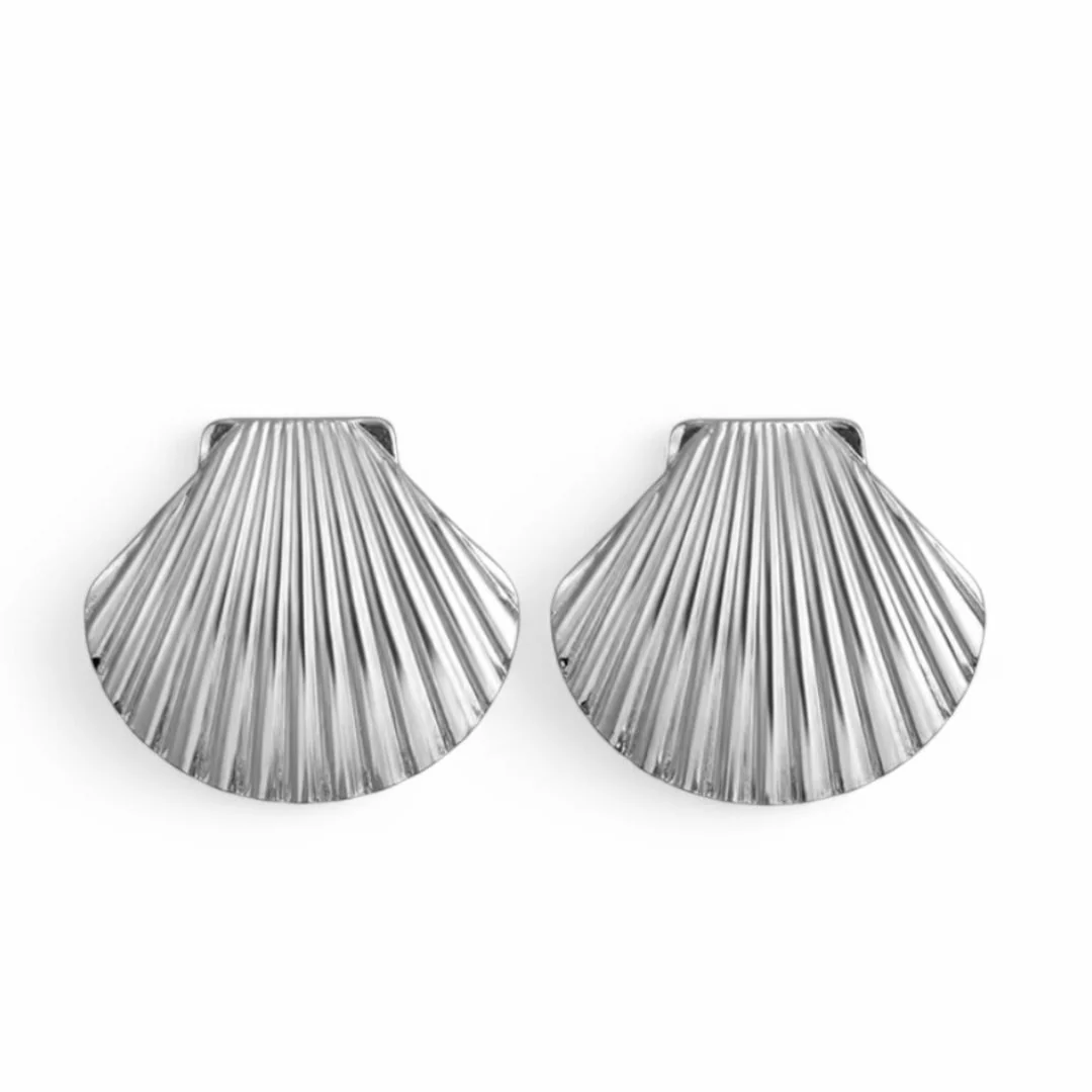 Vintage Seashell Stud Earrings